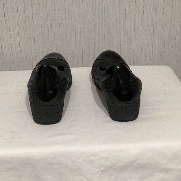 Claire’s Artisan Loafers/Wedges, black, & size 7. - Picture 2 of 7